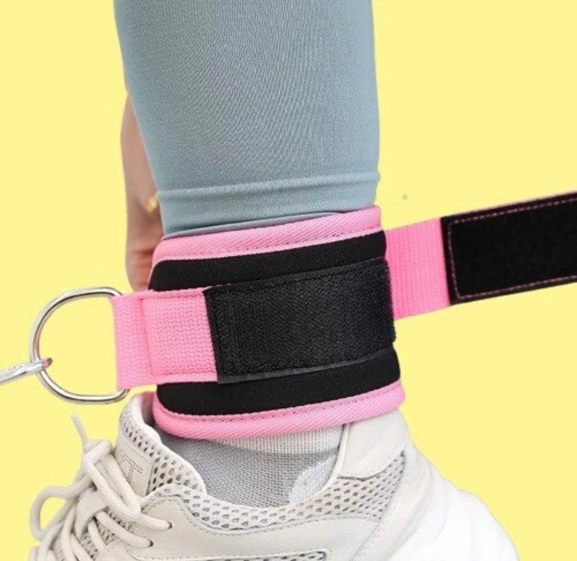 Roze ankle straps met klittenband. Verkrijgbaar in 1 of 2 stuks. Voor het trainen van je bilspier. 